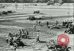 Immagine di Trattori e aratri Francia, 1942, secondo 27 filmato di repertorio 65675020604