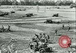 Immagine di Trattori e aratri Francia, 1942, secondo 29 filmato di repertorio 65675020604