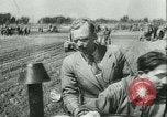 Immagine di Trattori e aratri Francia, 1942, secondo 31 filmato di repertorio 65675020604