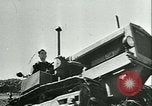 Immagine di Trattori e aratri Francia, 1942, secondo 38 filmato di repertorio 65675020604