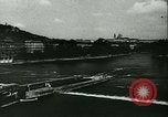 Standbild Kanu regatta Prag Tschechoslowakei, 1943, aus Sekunde 15 historischem Filmmaterial Videoclip 65675020607