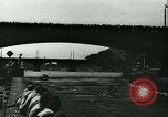 Standbild Kanu regatta Prag Tschechoslowakei, 1943, aus Sekunde 30 historischem Filmmaterial Videoclip 65675020607