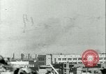 Immagine di German air raid Stalingrad Russia Unione Sovietica, 1943, secondo 13 filmato di repertorio 65675020621