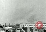 Immagine di German air raid Stalingrad Russia Unione Sovietica, 1943, secondo 15 filmato di repertorio 65675020621