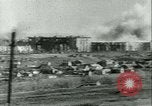 Immagine di German air raid Stalingrad Russia Unione Sovietica, 1943, secondo 25 filmato di repertorio 65675020621