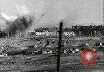 Immagine di German air raid Stalingrad Russia Unione Sovietica, 1943, secondo 26 filmato di repertorio 65675020621