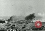 Immagine di German air raid Stalingrad Russia Unione Sovietica, 1943, secondo 35 filmato di repertorio 65675020621