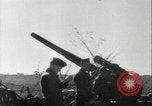 Immagine di German air raid Stalingrad Russia Unione Sovietica, 1943, secondo 39 filmato di repertorio 65675020621