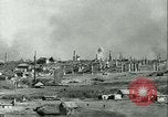 Immagine di German air raid Stalingrad Russia Unione Sovietica, 1943, secondo 45 filmato di repertorio 65675020621