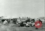 Immagine di German air raid Stalingrad Russia Unione Sovietica, 1943, secondo 48 filmato di repertorio 65675020621