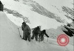 Standbild German Mountain Truppen Elbrus Kaukasus, 1943, aus Sekunde 14 historischem Filmmaterial Videoclip 65675020623