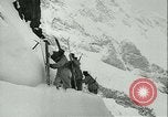 Standbild German Mountain Truppen Elbrus Kaukasus, 1943, aus Sekunde 17 historischem Filmmaterial Videoclip 65675020623