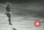 Standbild Eiskunstlauf Berlin Deutschland, 1942, aus Sekunde 5 historischem Filmmaterial Videoclip 65675020626