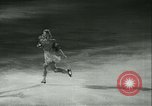 Standbild Eiskunstlauf Berlin Deutschland, 1942, aus Sekunde 9 historischem Filmmaterial Videoclip 65675020626