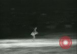 Standbild Eiskunstlauf Berlin Deutschland, 1942, aus Sekunde 16 historischem Filmmaterial Videoclip 65675020626