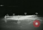 Standbild Eiskunstlauf Berlin Deutschland, 1942, aus Sekunde 51 historischem Filmmaterial Videoclip 65675020626