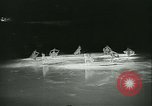 Standbild Eiskunstlauf Berlin Deutschland, 1942, aus Sekunde 56 historischem Filmmaterial Videoclip 65675020626