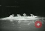 Standbild Eiskunstlauf Berlin Deutschland, 1942, aus Sekunde 57 historischem Filmmaterial Videoclip 65675020626
