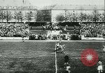 Immagine di Partita di calcio Monaco di Baviera Germania, 1944, secondo 5 filmato di repertorio 65675020638
