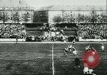 Immagine di Partita di calcio Monaco di Baviera Germania, 1944, secondo 6 filmato di repertorio 65675020638