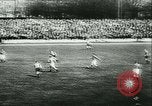 Immagine di Partita di calcio Monaco di Baviera Germania, 1944, secondo 14 filmato di repertorio 65675020638