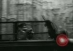 Immagine di Adolf Hitler truppe visite Ypres Belgio, 1940, secondo 13 filmato di repertorio 65675020642