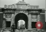 Immagine di Adolf Hitler truppe visite Ypres Belgio, 1940, secondo 19 filmato di repertorio 65675020642
