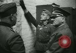 Immagine di Adolf Hitler truppe visite Ypres Belgio, 1940, secondo 26 filmato di repertorio 65675020642