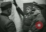 Immagine di Adolf Hitler truppe visite Ypres Belgio, 1940, secondo 28 filmato di repertorio 65675020642