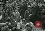 Immagine di Adolf Hitler truppe visite Ypres Belgio, 1940, secondo 42 filmato di repertorio 65675020642