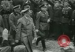 Immagine di Adolf Hitler truppe visite Ypres Belgio, 1940, secondo 43 filmato di repertorio 65675020642