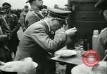 Immagine di Adolf Hitler truppe visite Ypres Belgio, 1940, secondo 57 filmato di repertorio 65675020642