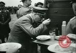 Immagine di Adolf Hitler truppe visite Ypres Belgio, 1940, secondo 59 filmato di repertorio 65675020642