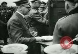 Immagine di Adolf Hitler truppe visite Ypres Belgio, 1940, secondo 61 filmato di repertorio 65675020642