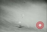 Standbild Deutsche Truppen marschieren in Norwegen Narvik Norwegen, 1940, aus Sekunde 7 historischem Filmmaterial Videoclip 65675020643