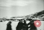 Standbild Deutsche Truppen marschieren in Norwegen Narvik Norwegen, 1940, aus Sekunde 27 historischem Filmmaterial Videoclip 65675020643