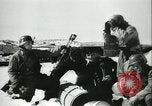 Standbild Deutsche Truppen marschieren in Norwegen Narvik Norwegen, 1940, aus Sekunde 32 historischem Filmmaterial Videoclip 65675020643