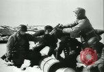 Standbild Deutsche Truppen marschieren in Norwegen Narvik Norwegen, 1940, aus Sekunde 33 historischem Filmmaterial Videoclip 65675020643