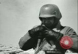 Standbild Deutsche Truppen marschieren in Norwegen Narvik Norwegen, 1940, aus Sekunde 36 historischem Filmmaterial Videoclip 65675020643