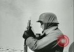 Standbild Deutsche Truppen marschieren in Norwegen Narvik Norwegen, 1940, aus Sekunde 38 historischem Filmmaterial Videoclip 65675020643