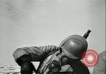 Standbild Deutsche Truppen marschieren in Norwegen Narvik Norwegen, 1940, aus Sekunde 40 historischem Filmmaterial Videoclip 65675020643