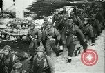 Standbild Deutsche Truppen marschieren in Norwegen Narvik Norwegen, 1940, aus Sekunde 46 historischem Filmmaterial Videoclip 65675020643