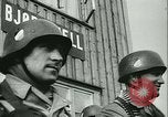 Standbild Deutsche Truppen marschieren in Norwegen Narvik Norwegen, 1940, aus Sekunde 50 historischem Filmmaterial Videoclip 65675020643