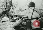 Standbild Deutsche Truppen marschieren in Norwegen Narvik Norwegen, 1940, aus Sekunde 59 historischem Filmmaterial Videoclip 65675020643