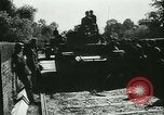 Standbild Deutsche Truppen marschieren in Merville Frankreich Merville Frankreich, 1940, aus Sekunde 17 historischem Filmmaterial Videoclip 65675020644
