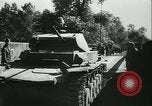 Standbild Deutsche Truppen marschieren in Merville Frankreich Merville Frankreich, 1940, aus Sekunde 27 historischem Filmmaterial Videoclip 65675020644