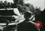 Standbild Deutsche Truppen marschieren in Merville Frankreich Merville Frankreich, 1940, aus Sekunde 29 historischem Filmmaterial Videoclip 65675020644