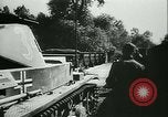 Standbild Deutsche Truppen marschieren in Merville Frankreich Merville Frankreich, 1940, aus Sekunde 31 historischem Filmmaterial Videoclip 65675020644