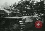 Standbild Deutsche Truppen marschieren in Merville Frankreich Merville Frankreich, 1940, aus Sekunde 32 historischem Filmmaterial Videoclip 65675020644
