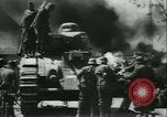 Standbild Deutsche Truppen marschieren in Merville Frankreich Merville Frankreich, 1940, aus Sekunde 42 historischem Filmmaterial Videoclip 65675020644